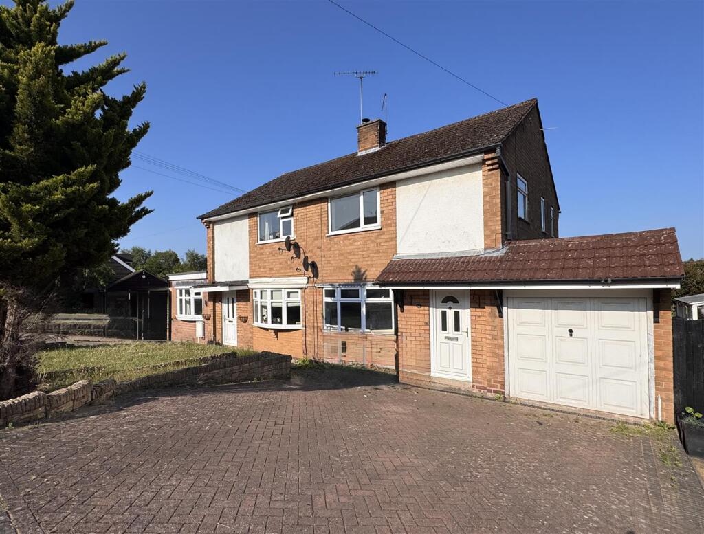 Main image of property: Baswich Lane, Stafford, ST17 0BY
