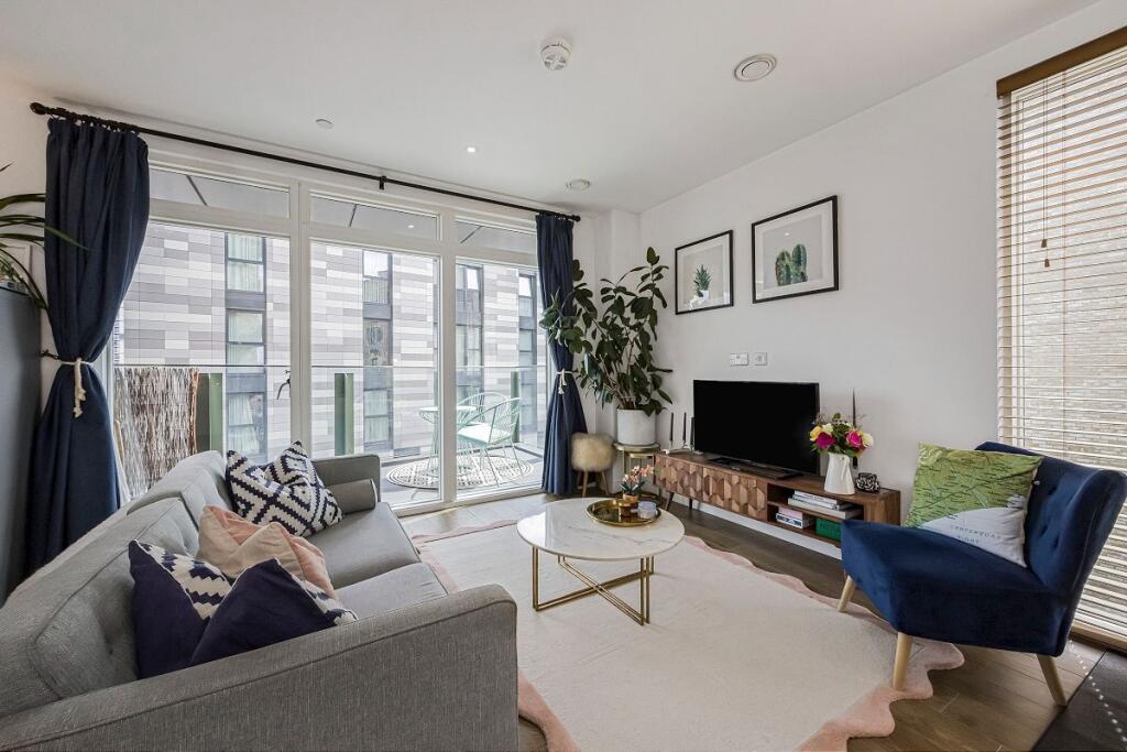 Main image of property: Lamington Heights, Poplar, E16