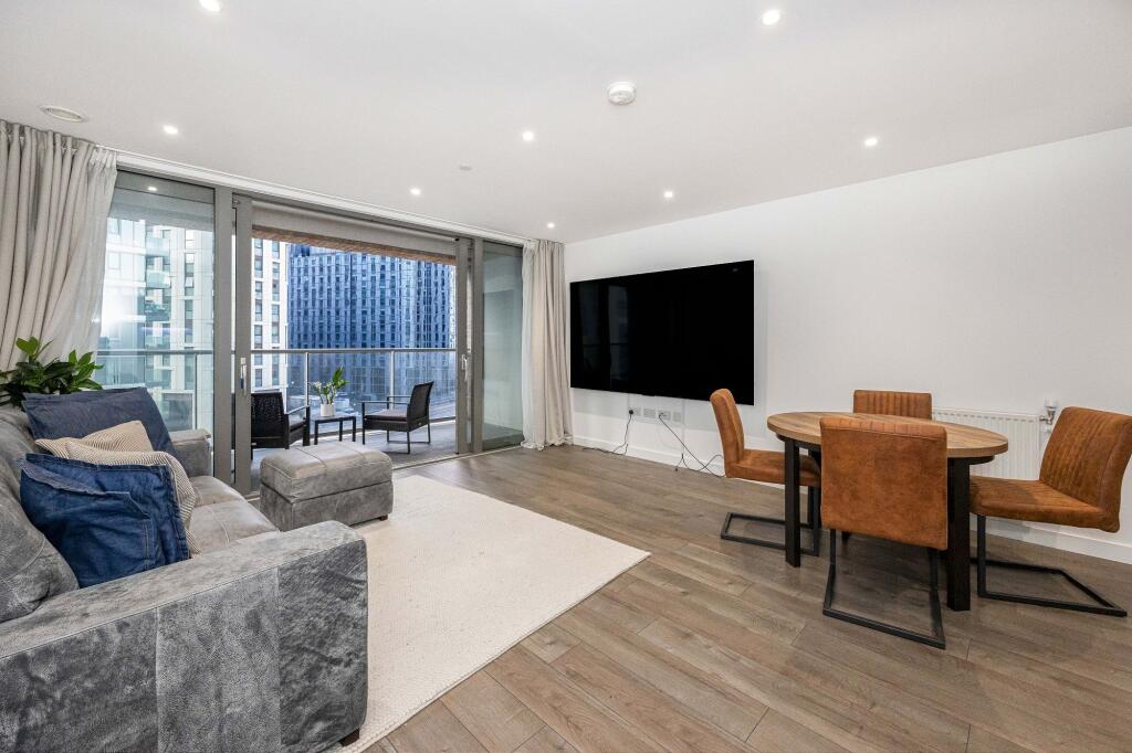 Main image of property: Heritage Tower, Canary Wharf, E14