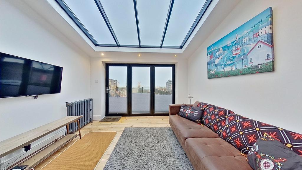 Additional property image - Coast Guard Cottages, Herne Bay, CT6 8BD