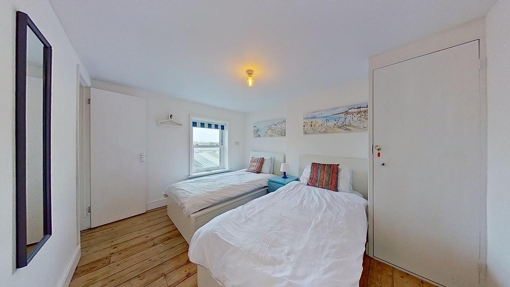 Additional property image - Coast Guard Cottages, Herne Bay, CT6 8BD