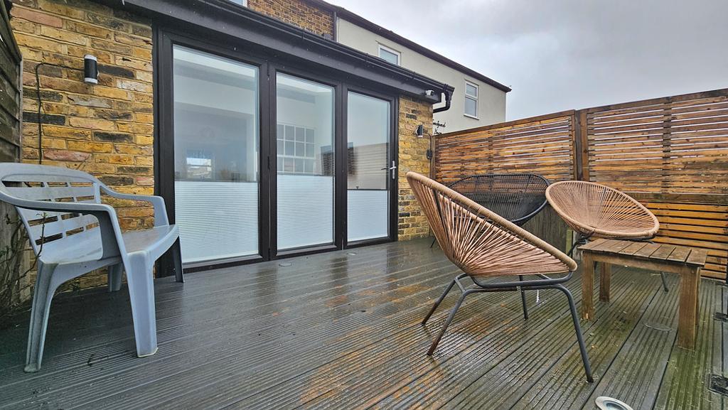 Additional property image - Coast Guard Cottages, Herne Bay, CT6 8BD