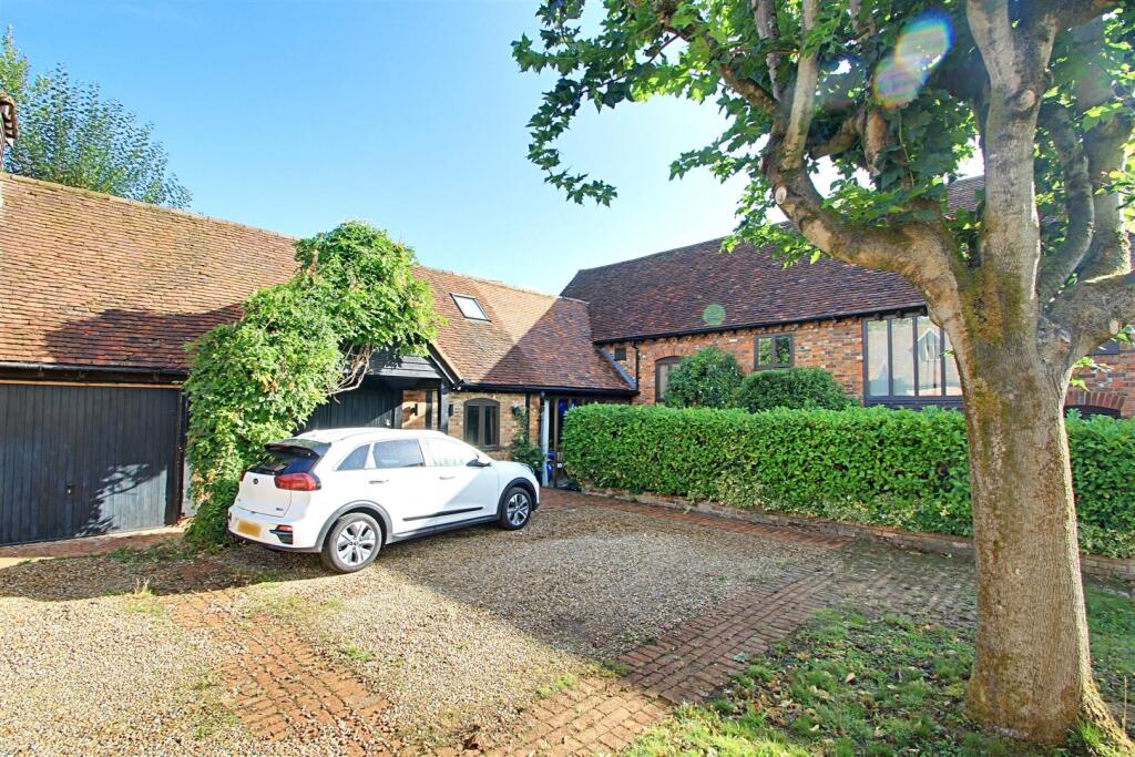 Main image of property: The Old Barn, Mansion House Farm, Bedmond Road