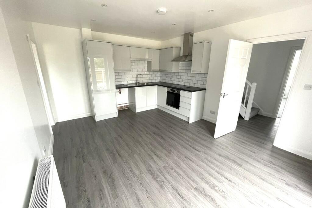 Additional property image - Salvington Road, Worthing, West Sussex, BN13 2HN