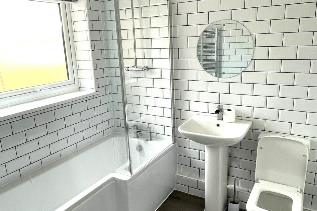Additional property image - Salvington Road, Worthing, West Sussex, BN13 2HN