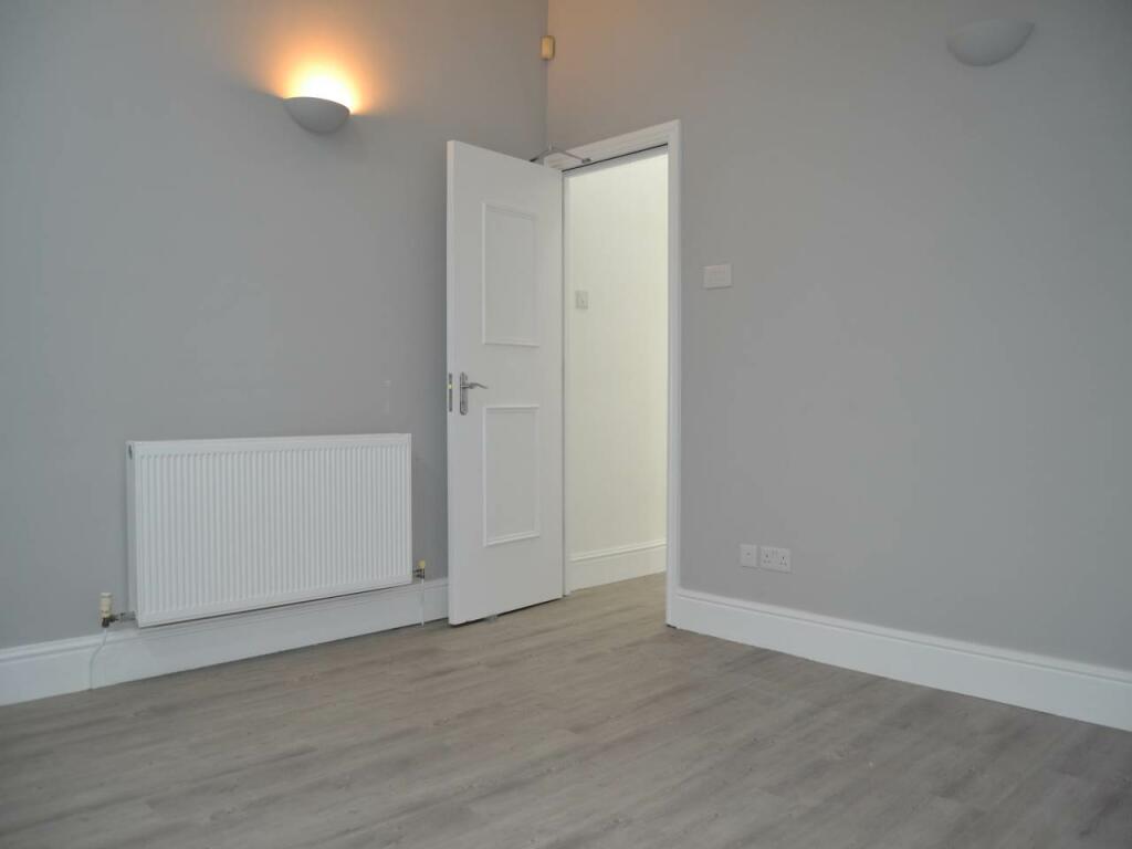 1 bedroom flat for rent in The Parade, Roath, Cardiff, CF24