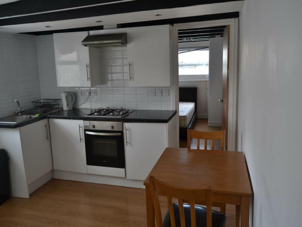 1 bedroom flat for rent in Richmond Road, Roath, Cardiff, CF24