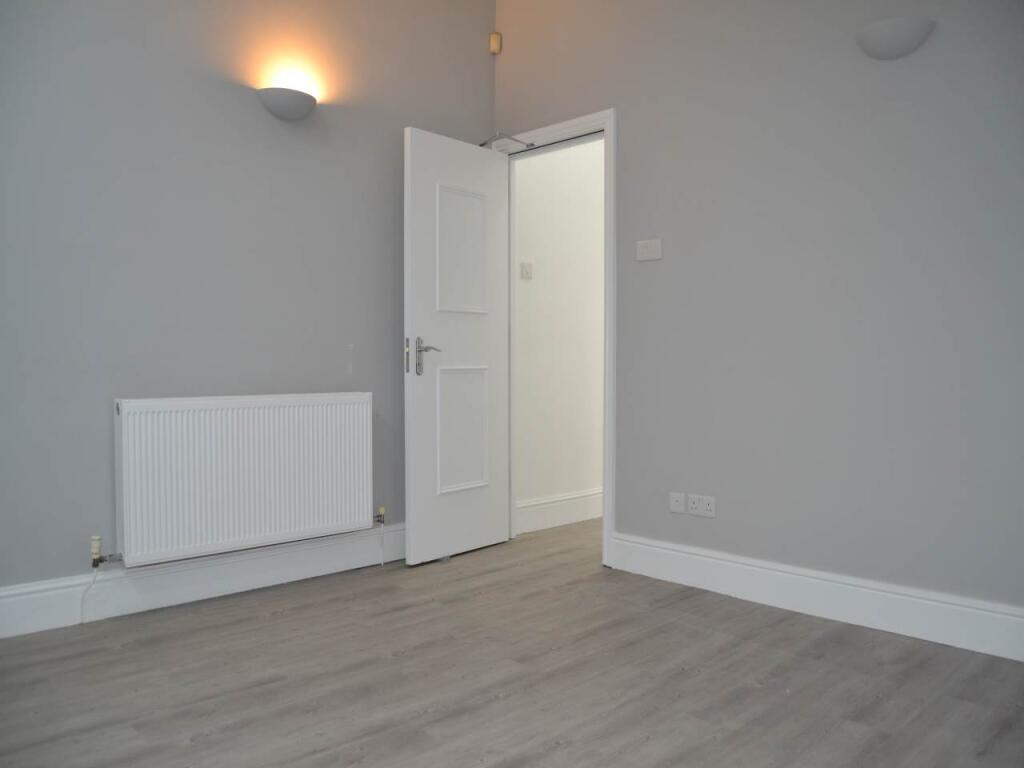 Main image of property: The Parade, Roath, Cardiff