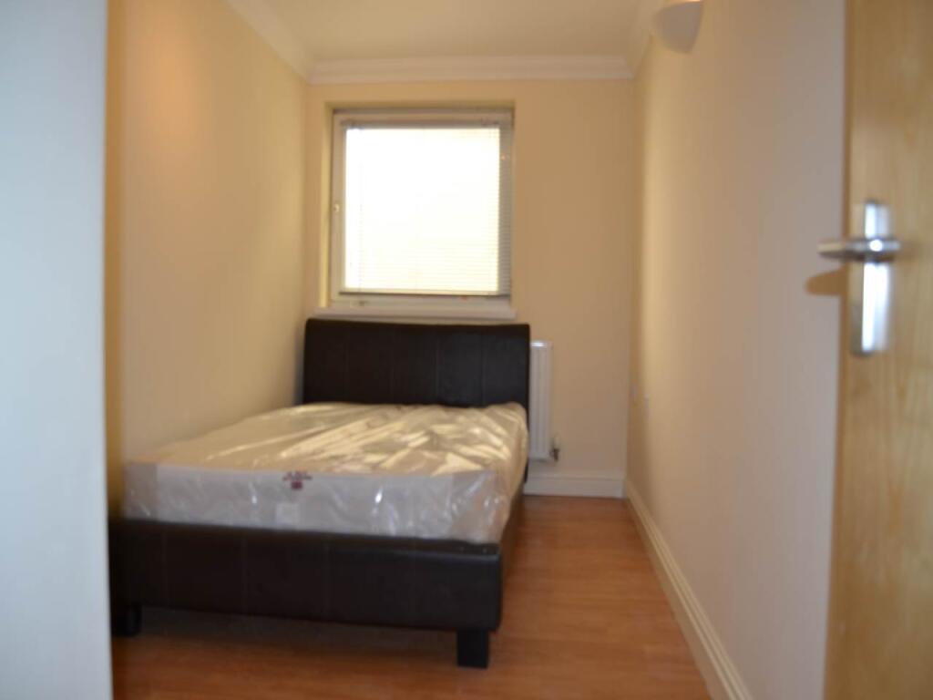 Main image of property: Flat 2  43 Richmond Road, Roath, Cardiff