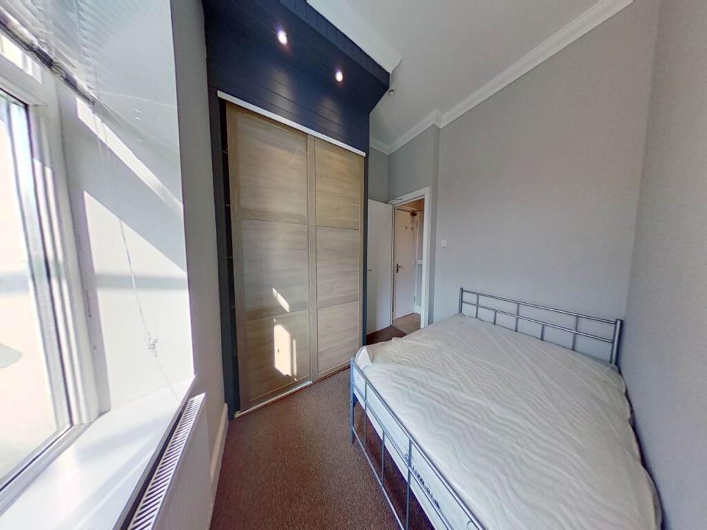 Main image of property: The Parade, Roath, Cardiff