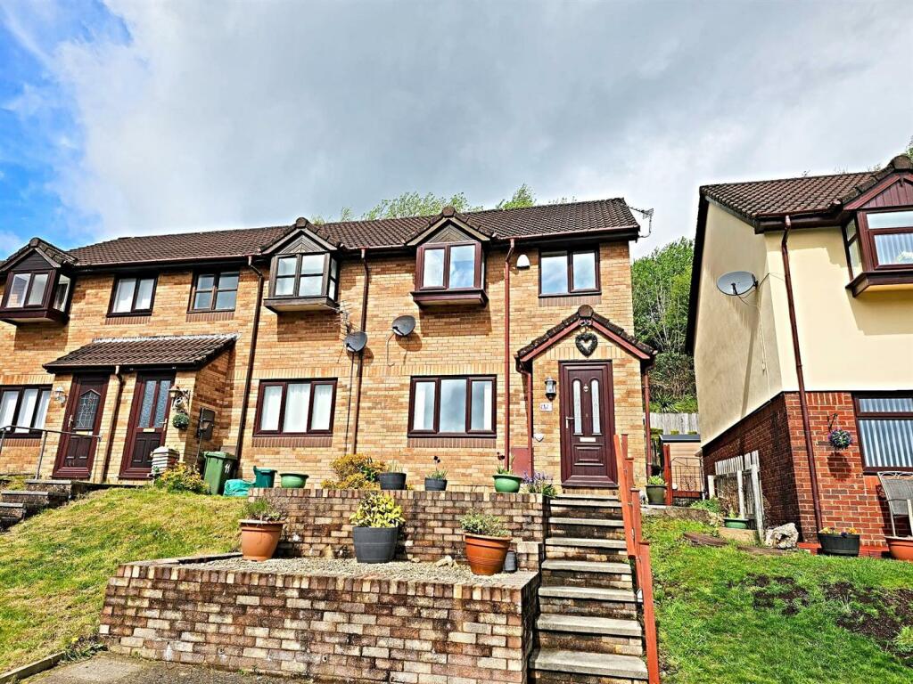 3 bedroom end of terrace house for sale in NantYMynydd, CoedYCwm