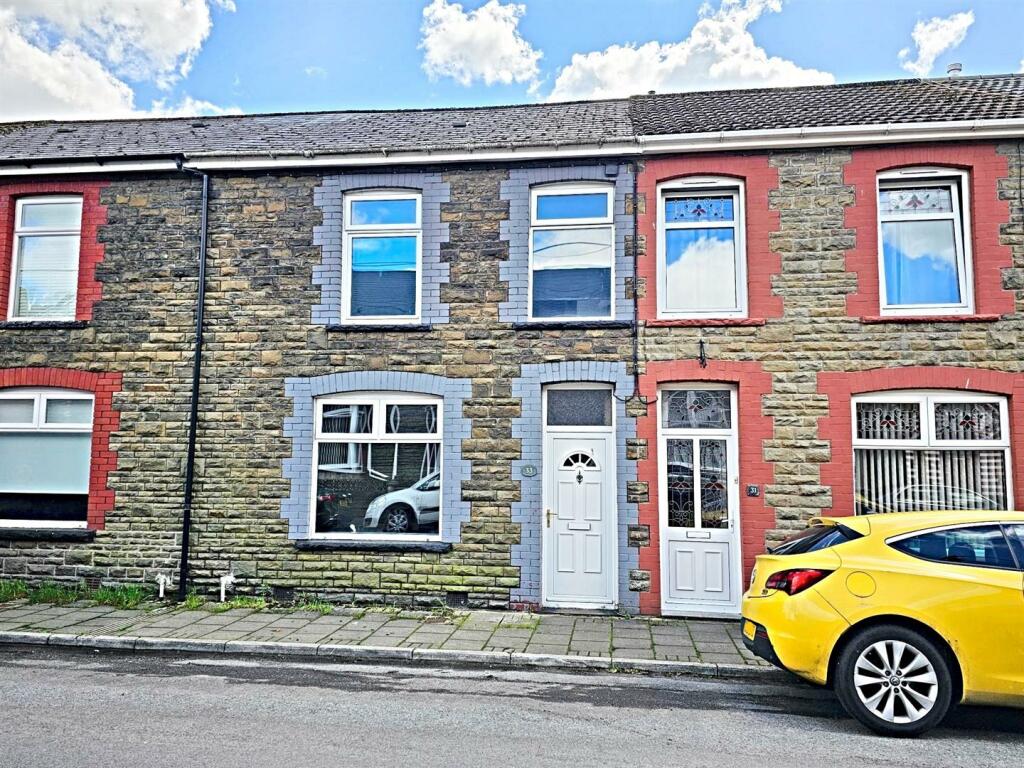 3 bedroom terraced house for sale in King Street, Abertridwr, Caerphilly, CF83
