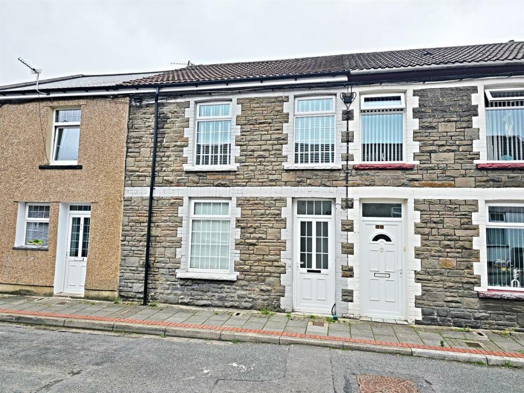 3 bedroom terraced house for sale in Coedpenmaen Road, Pontypridd, CF37