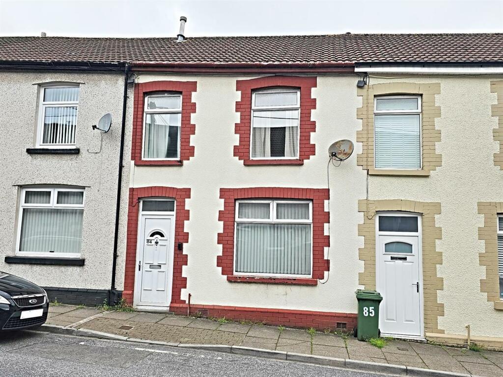 3 bedroom terraced house for sale in Wood Street, Cilfynydd, Pontypridd
