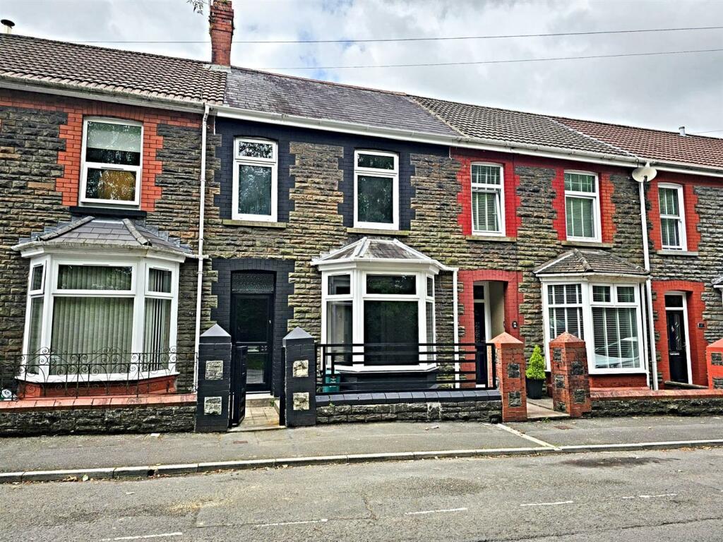 3 bedroom terraced house for sale in Woodland Terrace, Maesycoed