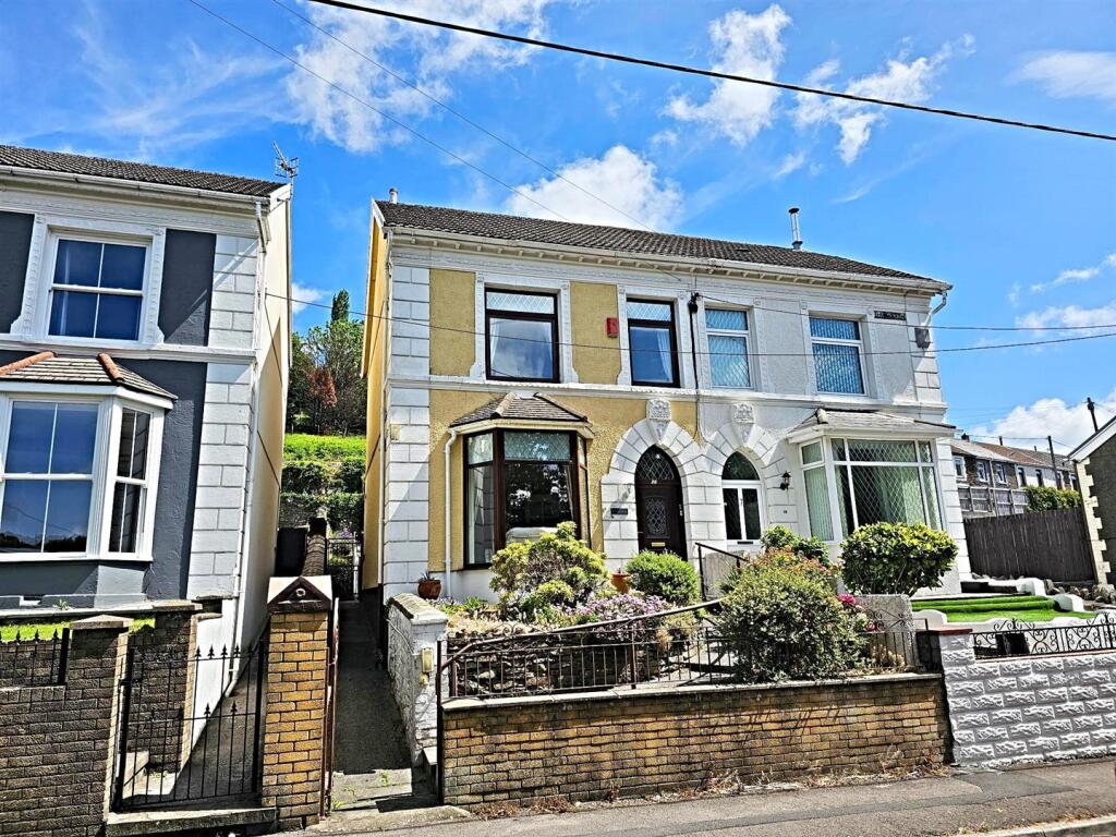 Main image of property: The Parade, Porth