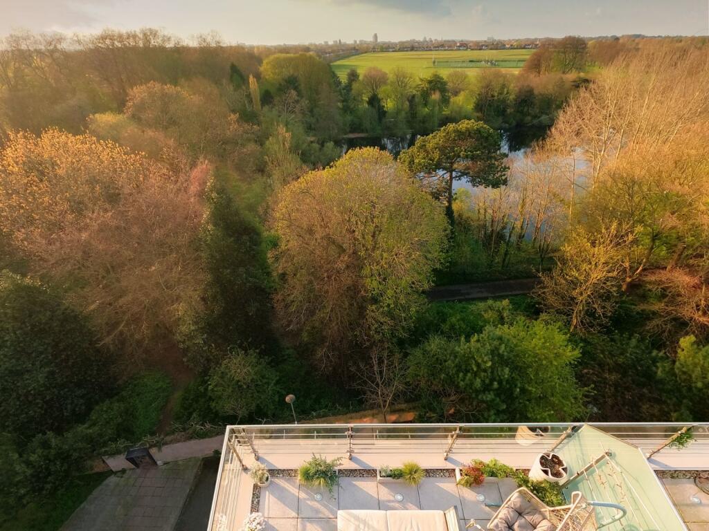 Main image of property: Apt Parkview, 
Great West Road, TW8