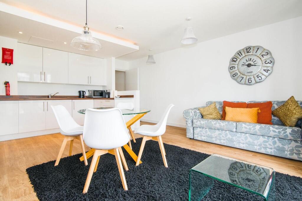 Main image of property: Kew Bridge Road, 
Brentford, TW8