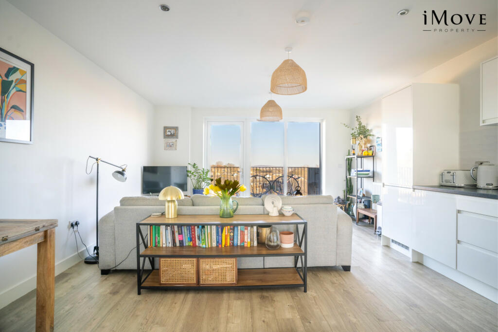 1 bedroom flat for sale in Lambourne House, Apple Yard, London, SE20