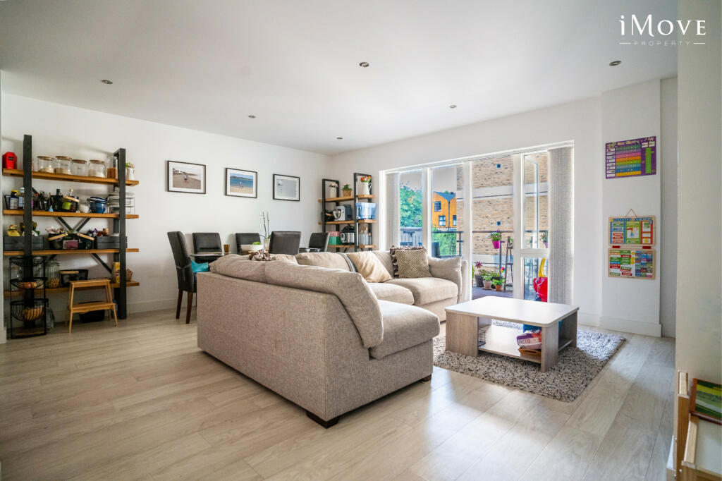 2 bedroom flat for sale in 8 Sylvan Hill, London, SE19