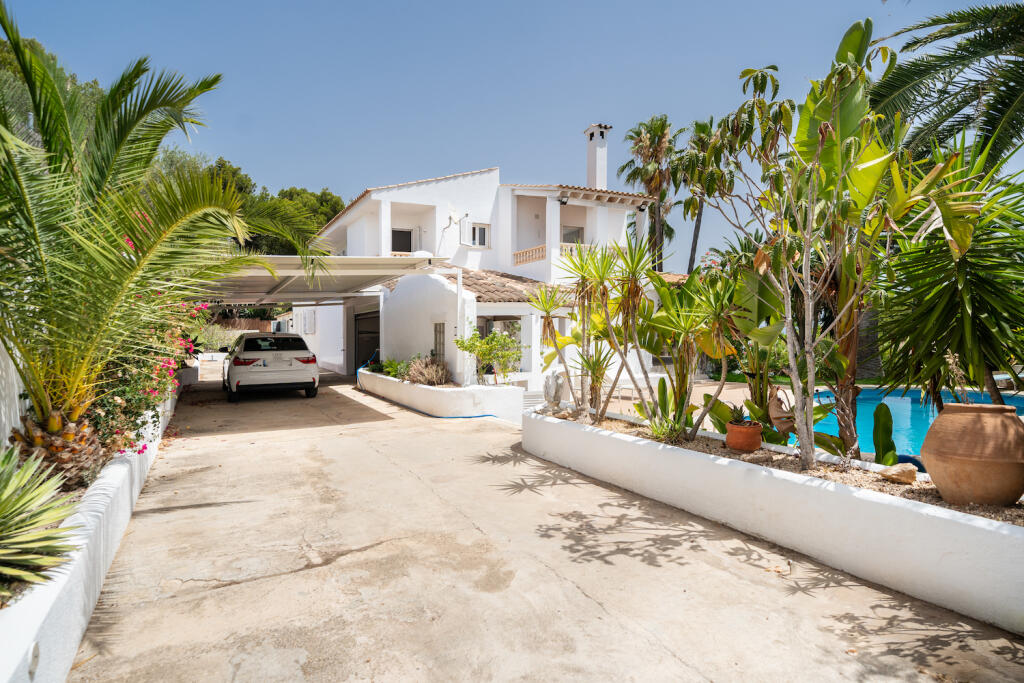 6 bedroom villa for sale in Balearic Islands, Mallorca, Palma Nova, Spain