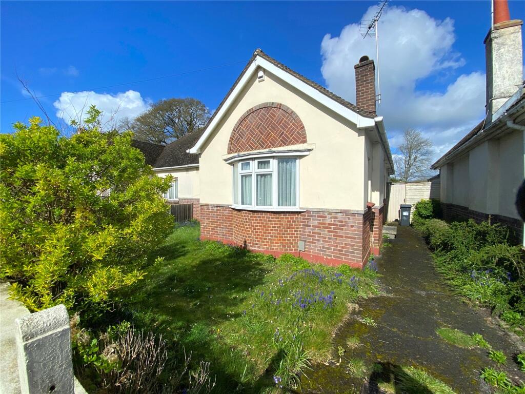 2 bedroom bungalow for sale in Weymans Avenue, Kinson, Bournemouth