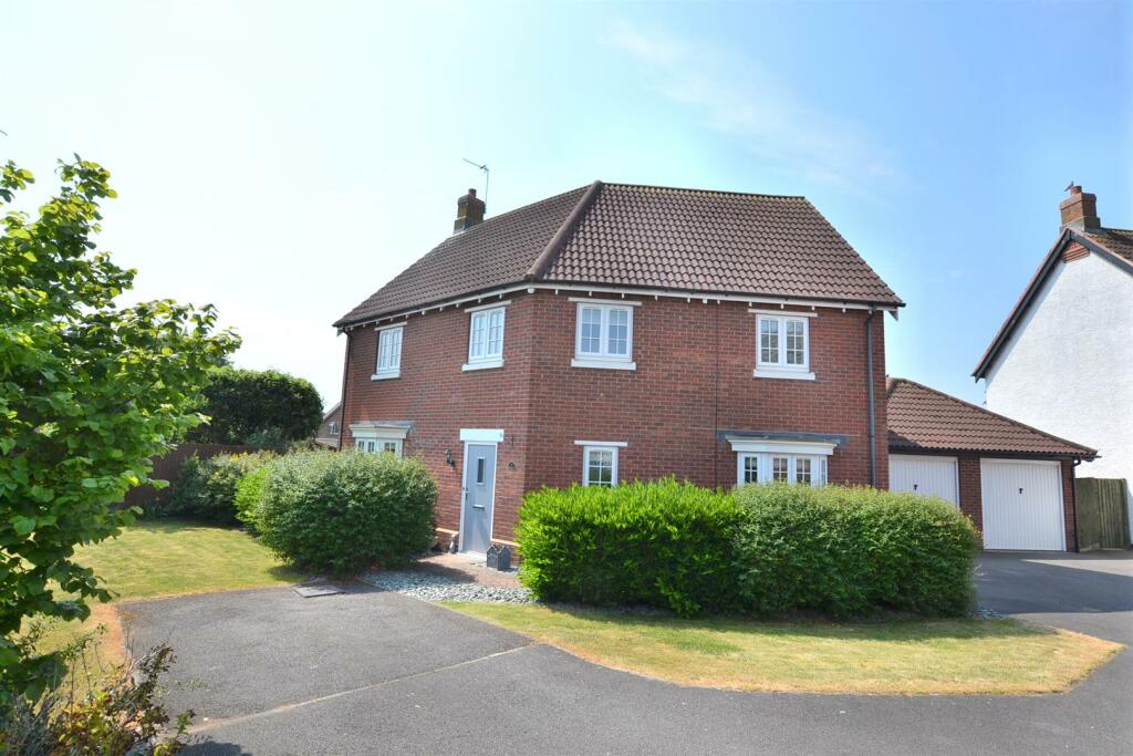 4 bedroom detached house for sale in Roman Close, Barrow Upon Soar