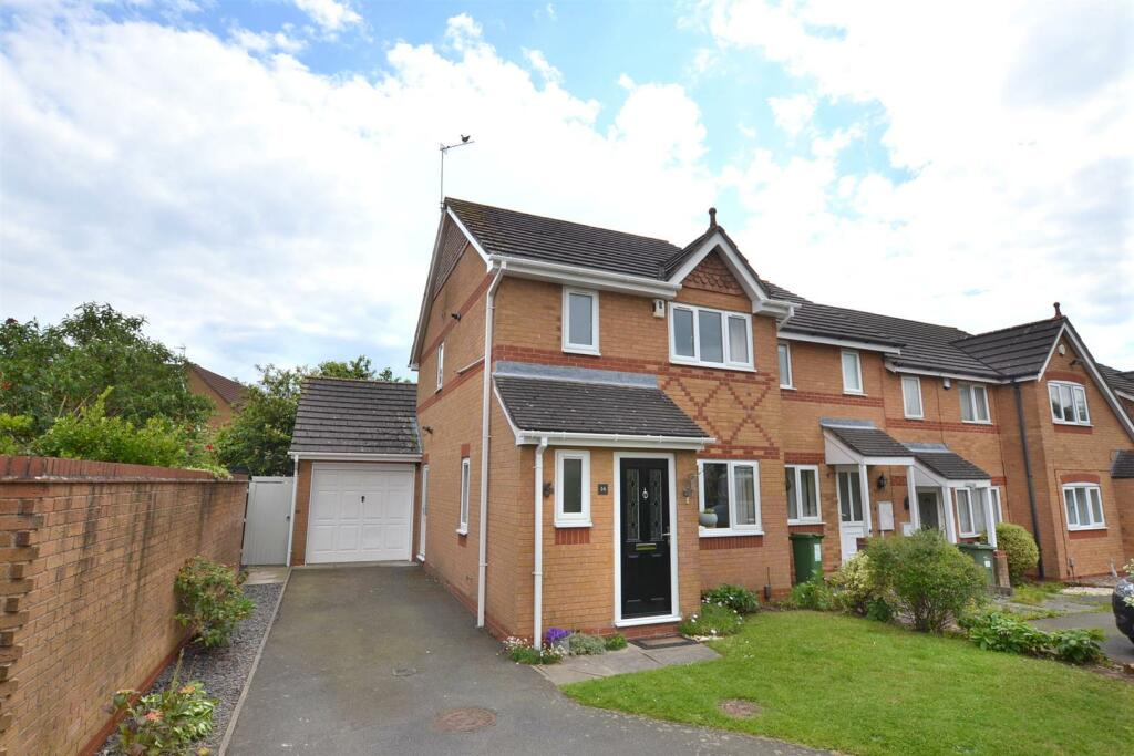 3 bedroom town house for sale in Ferrars Court, Thorpe Astley, Leicestershire, LE3