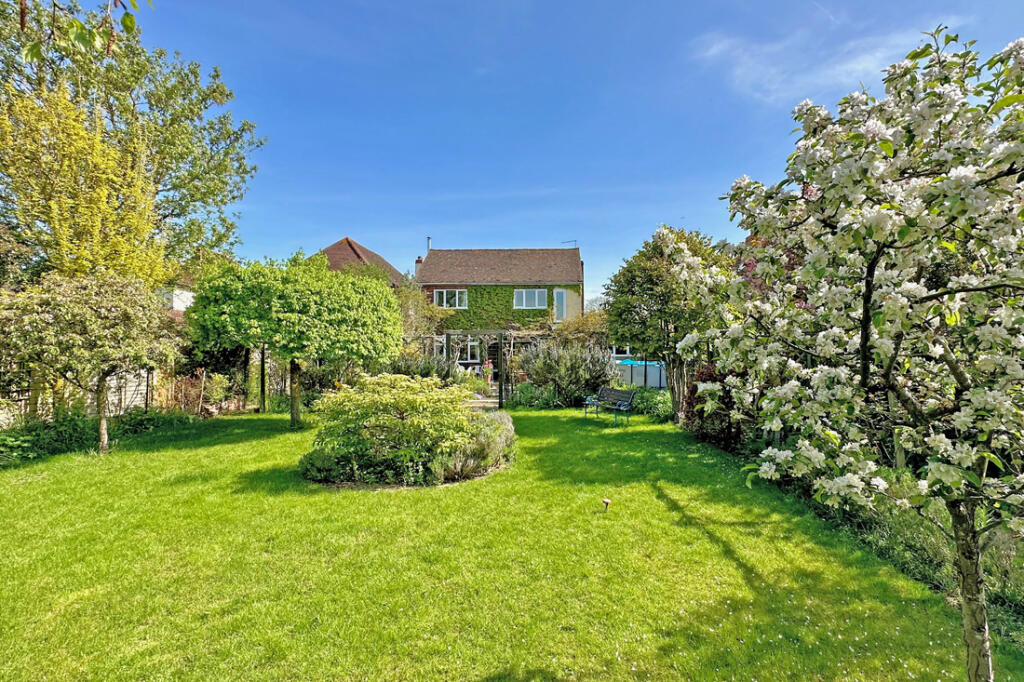 4 bedroom detached house for sale in Wantage Road, Wallingford, OX10