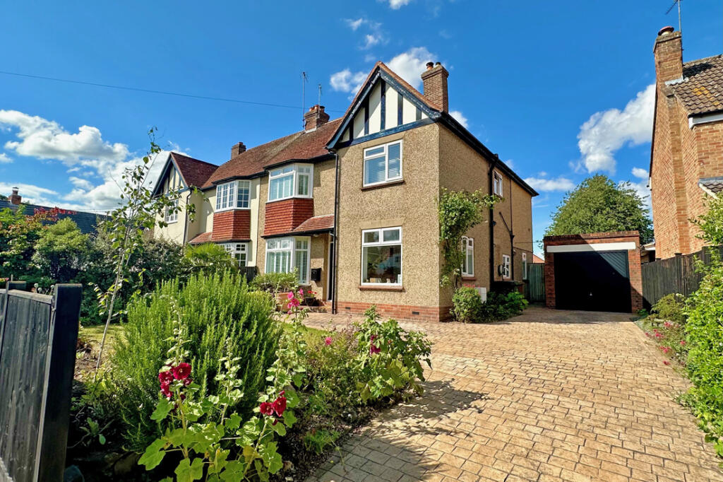 5 bedroom semidetached house for sale in The Street, Crowmarsh Gifford