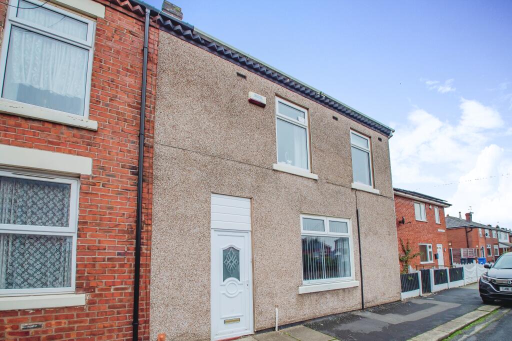 3 bedroom end of terrace house for sale in Alfred Street, Worsley