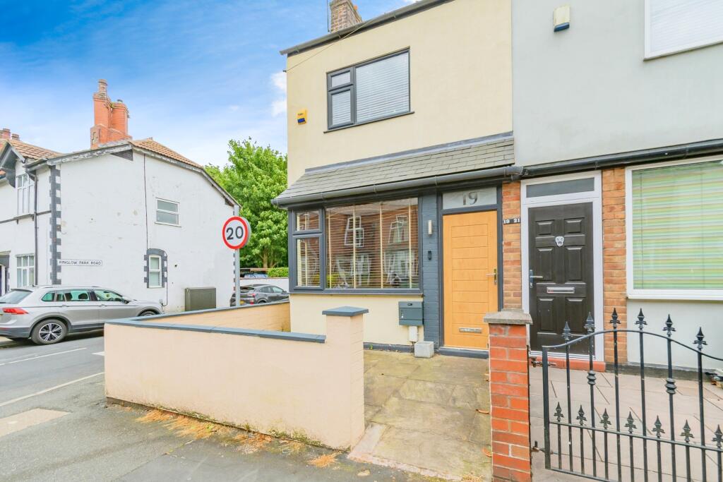 2 bedroom semidetached house for sale in Hazelhurst Road, MANCHESTER