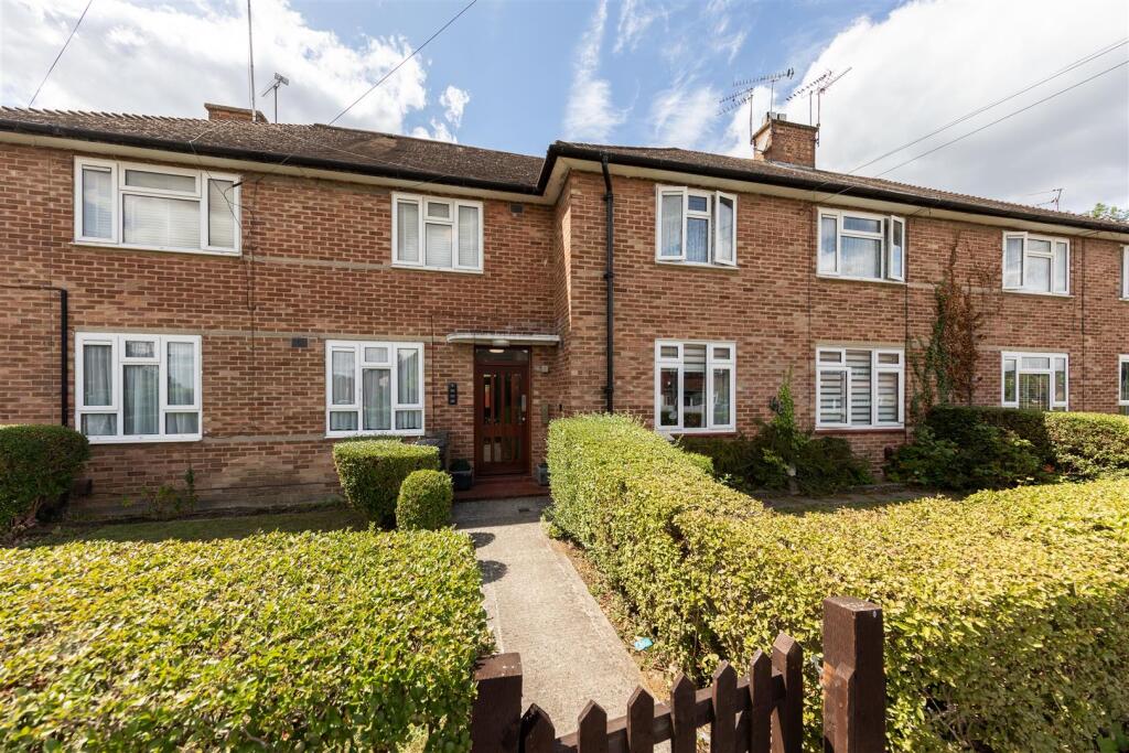 Main image of property: Paley Gardens, Loughton