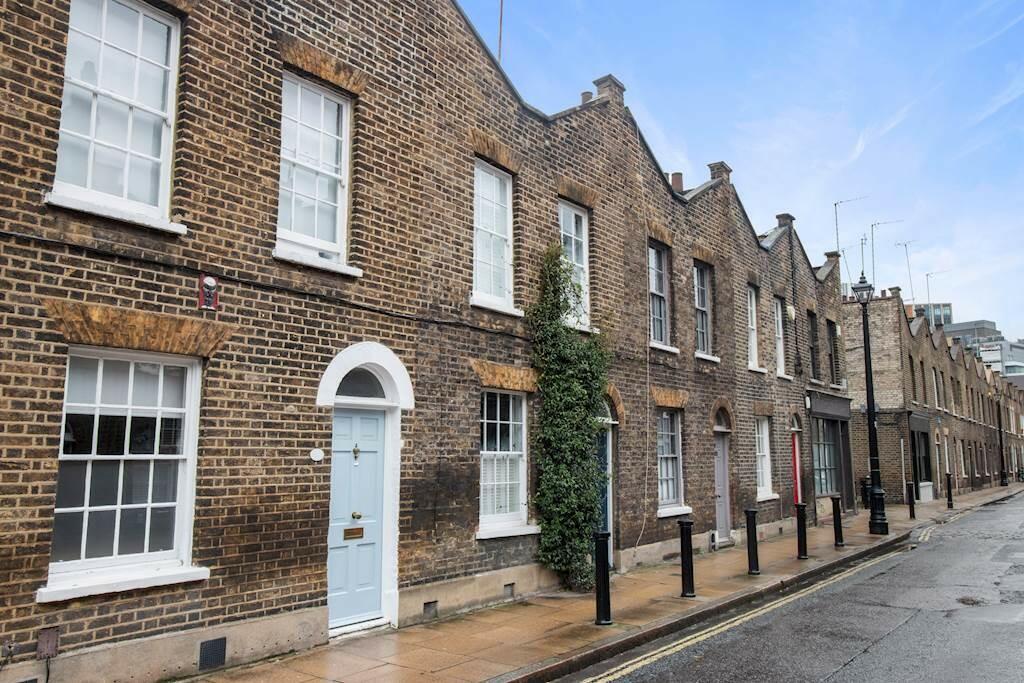 2 bedroom terraced house for sale in Roupell Street, London, SE1