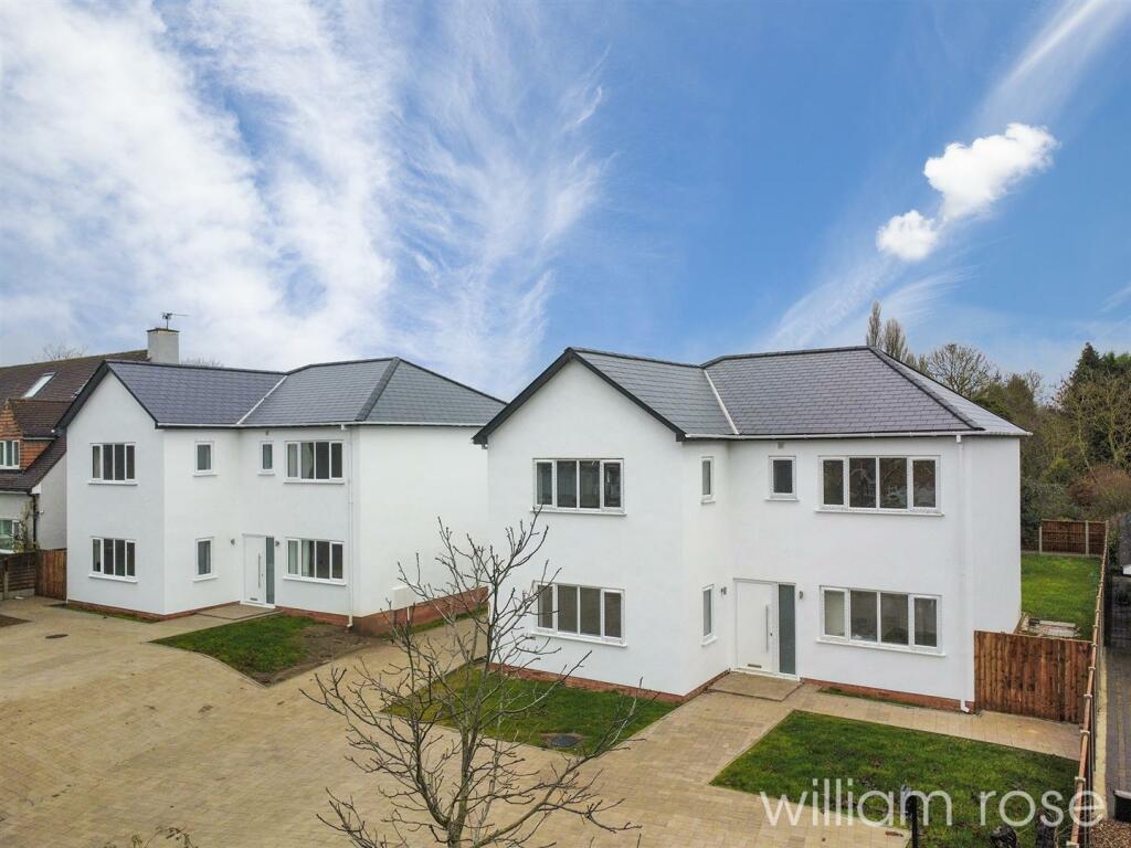 4 bedroom detached house for sale in Wrights Green Lane, Little
