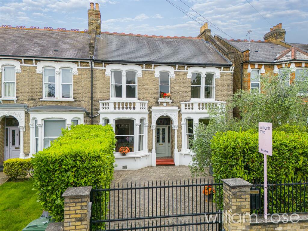 4 bedroom semidetached house for sale in Wallwood Road, Leytonstone