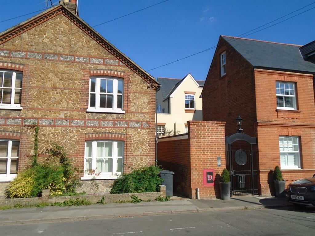 Main image of property: Guildford GU2