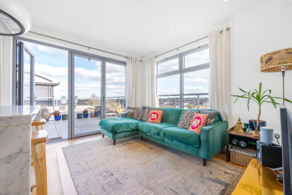 Main image of property: Croydon Road, Beckenham, BR3