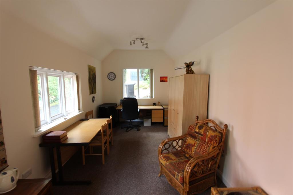 2 bedroom apartment for sale in Macclesfield Road, Alderley Edge, SK9