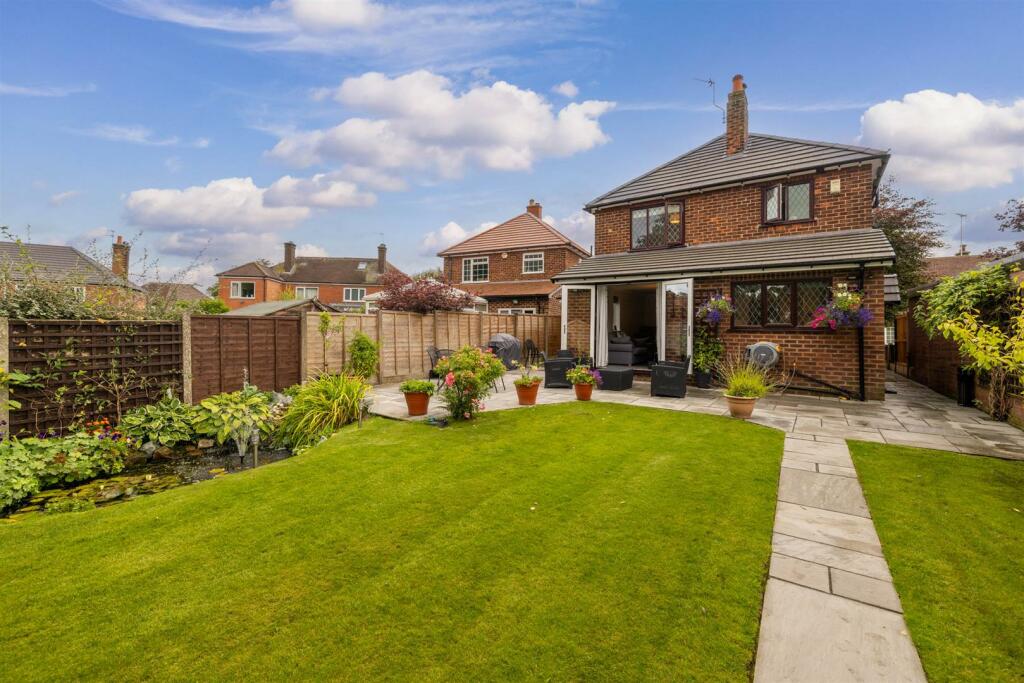 3 bedroom detached house for sale in The Circuit, Alderley Edge, SK9