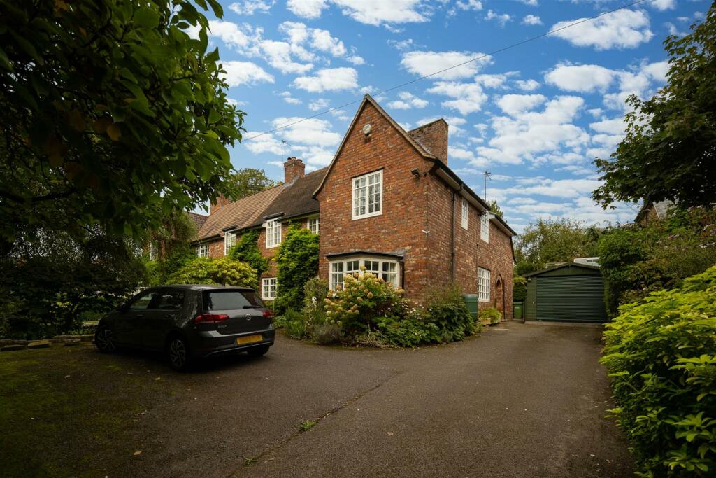 4 bedroom semidetached house for sale in Heyes Lane, Alderley Edge, SK9