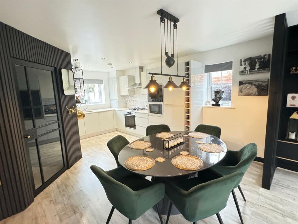 Additional property image - Holly Close, Holmes Chapel