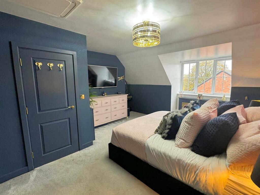 Additional property image - Holly Close, Holmes Chapel