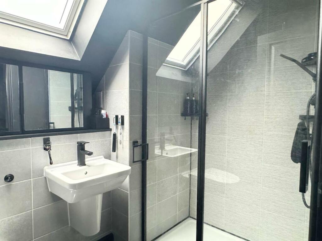 Additional property image - Holly Close, Holmes Chapel