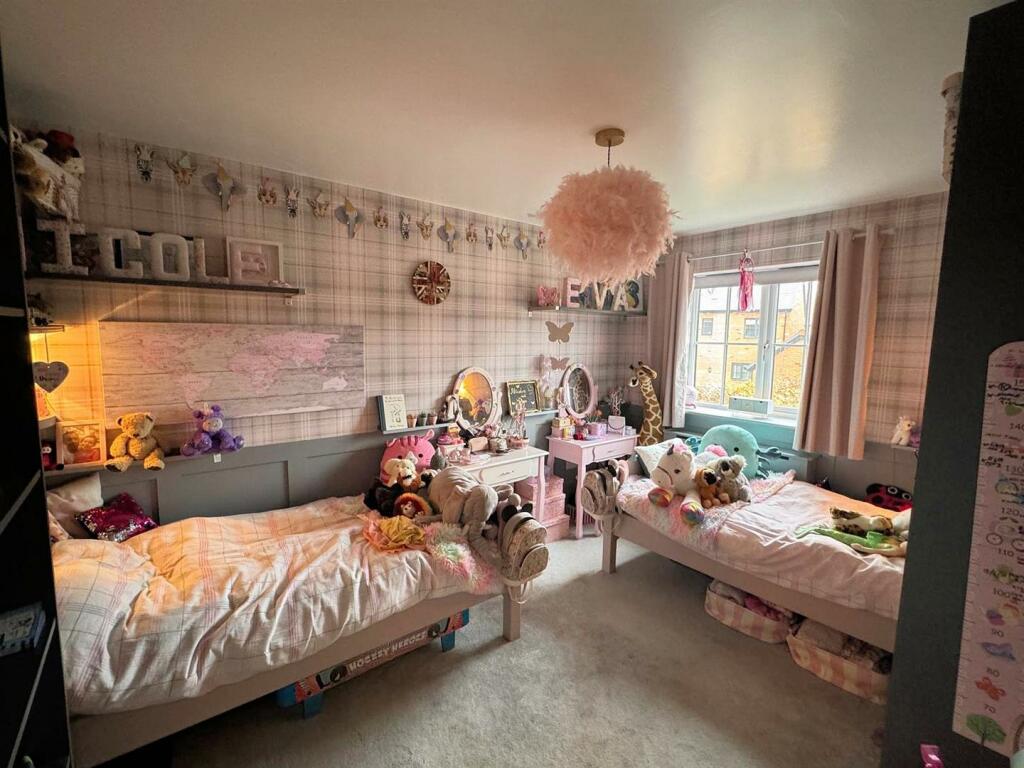 Additional property image - Holly Close, Holmes Chapel