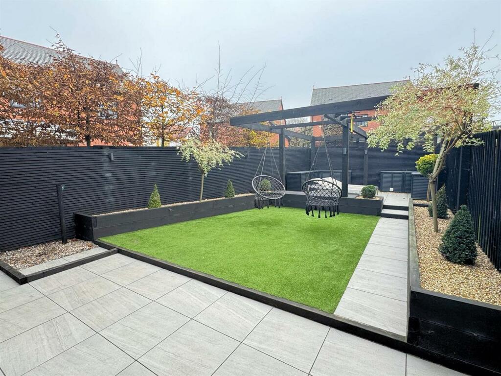 Additional property image - Holly Close, Holmes Chapel