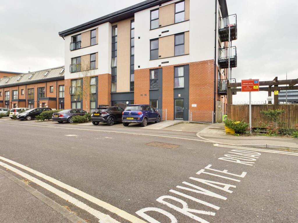 1 bedroom flat for sale in Cambria House, Rodney Road, Newport, NP19
