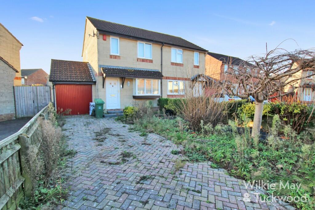 2 bedroom semidetached house for sale in Highgrove Close, Bridgwater