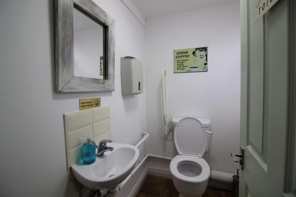 4 bedroom end of terrace house for sale in Kinder Road, Hayfield , High Peak , SK22