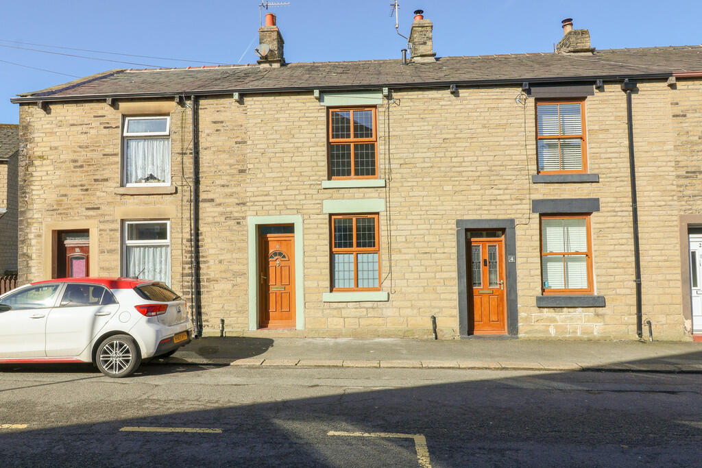 2 bedroom terraced house for sale in Ebenezer Street, Glossop
